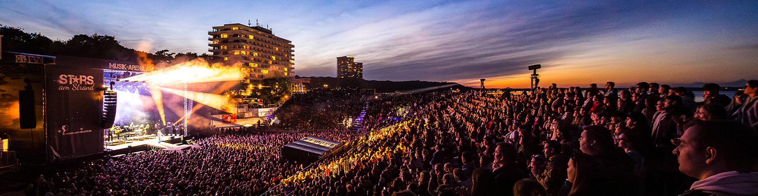Stars am Strand Stadion im Sonnenuntergang
