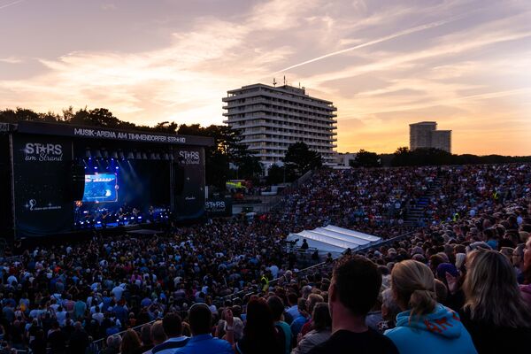 Musik-Arena im Sonnenuntergang
