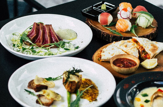 Nahaufnahme verschiedener Tapas Gerichte