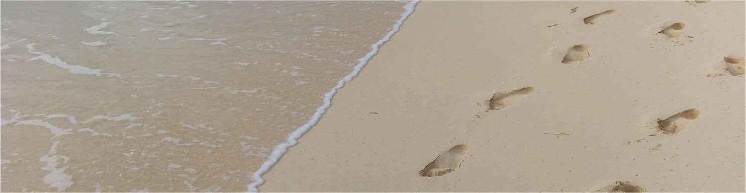 Fußabdrücke im Sand