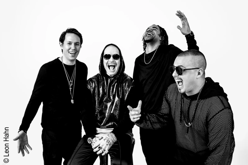 Bandfoto von Culcha Candela in schwarz-weiß