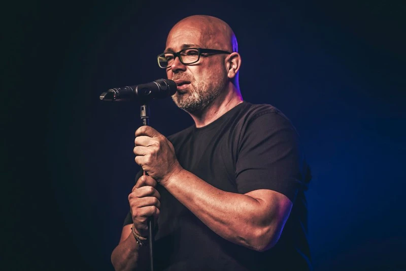 Foto von Martin Kämpfer am Mikrofon
