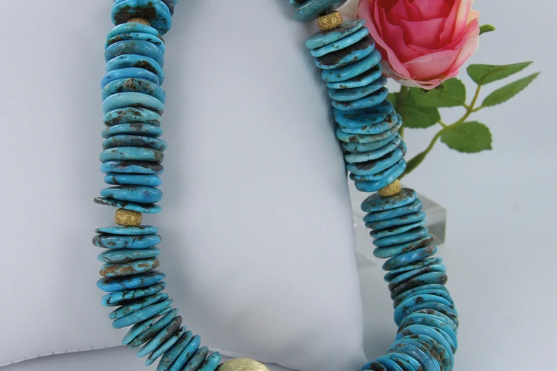Handgefertigte Kette mit Rose