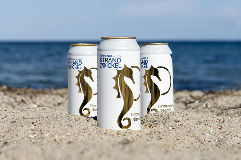 Timmendorfer Strand Bier im Sand am Meer