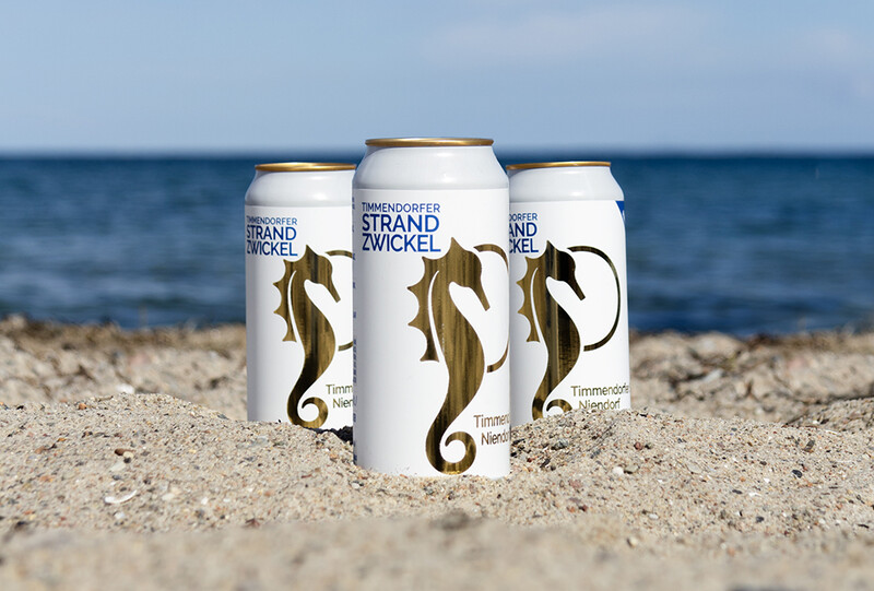 Timmendorfer Strand Bier im Sand am Meer