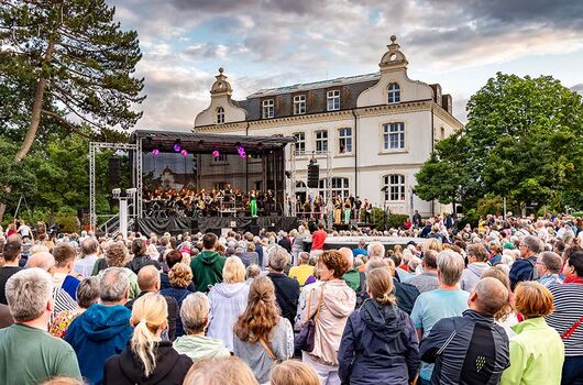 Bei diesem Konzert zeigt die Musikhochschule Lübeck ihr musikalisches und schauspielerisches Talent.