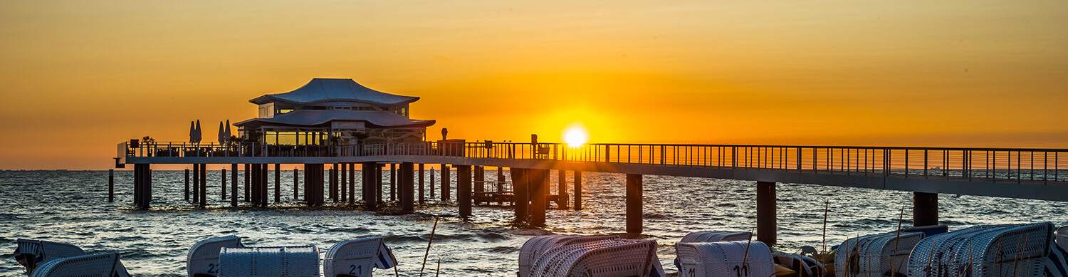 Teehausseebrücke beim Sonnenuntergang