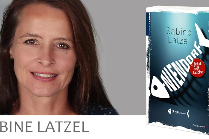 Porträt von Sabine Latzel mit dem Cover ihres Buches Niendorf daneben