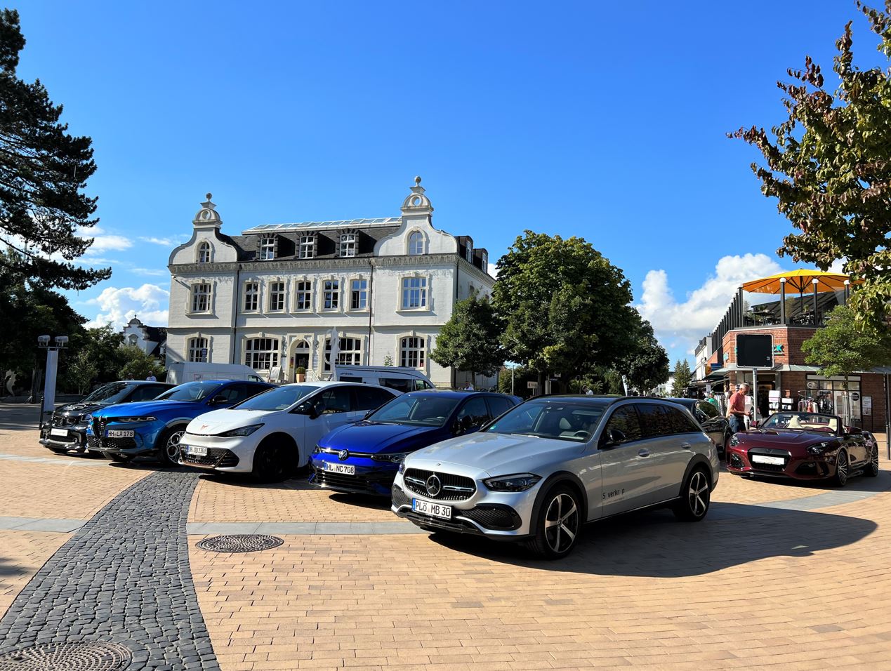 Automeile zwischen Timmendorfer Platz und Maritim Seehotel